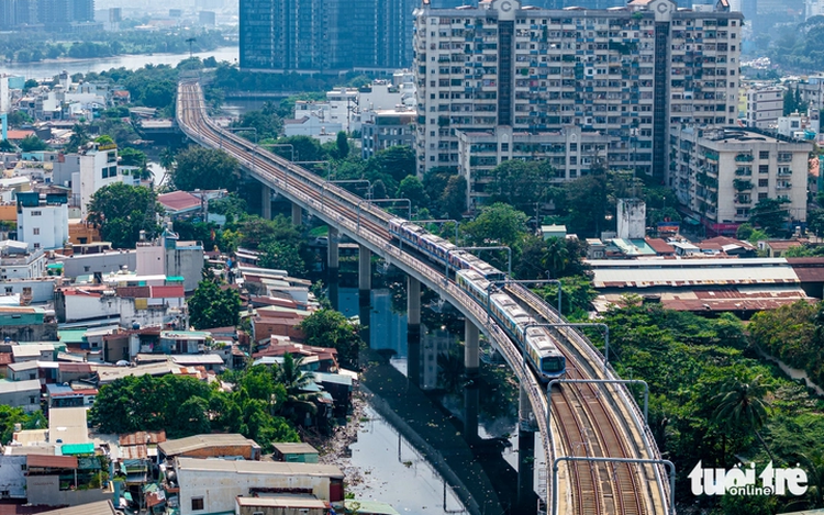 Ho Chi Minh City plans to relocate 20,000 more homes along 349 canals