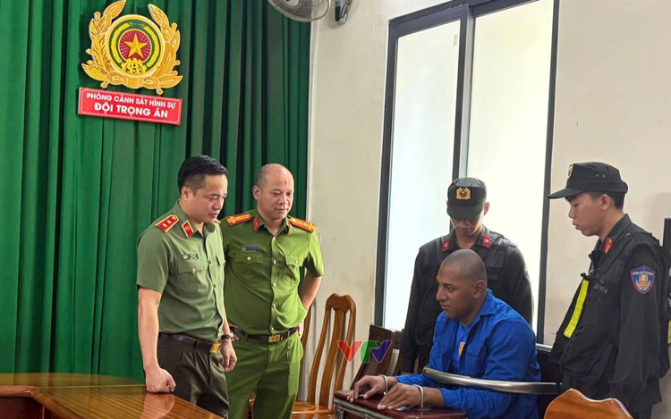 8 arrested for helping Samoan suspects flee after shooting of 2 Australians in Ho Chi Minh City