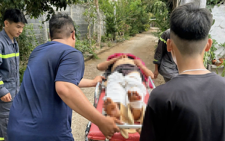 Ho Chi Minh City rescuers save man who fell into 35-meter-deep well