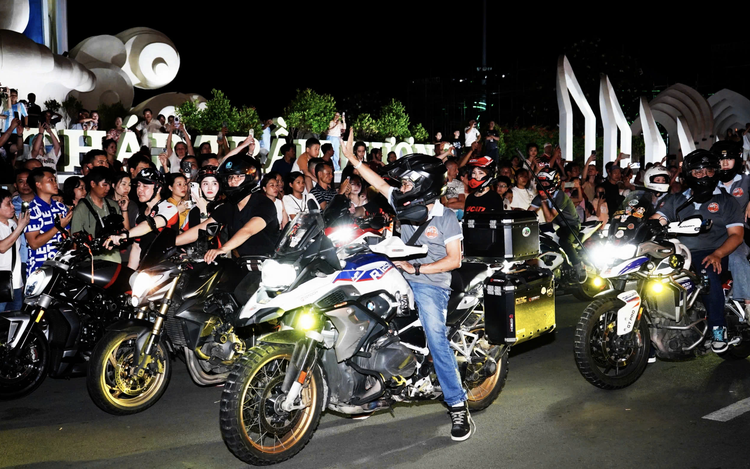 Over 1,000 local, international bikers join Asia-Pacific motorcycle festival in south-central Vietnam