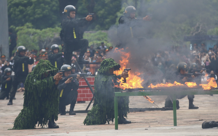 Officers to stage firearms, motorcycle, cavalry performances in Vietnam’s Hue in June