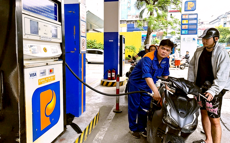 Vietnam asks auto, motorcycle manufacturers to assess vehicle compatibility with E10 gasoline