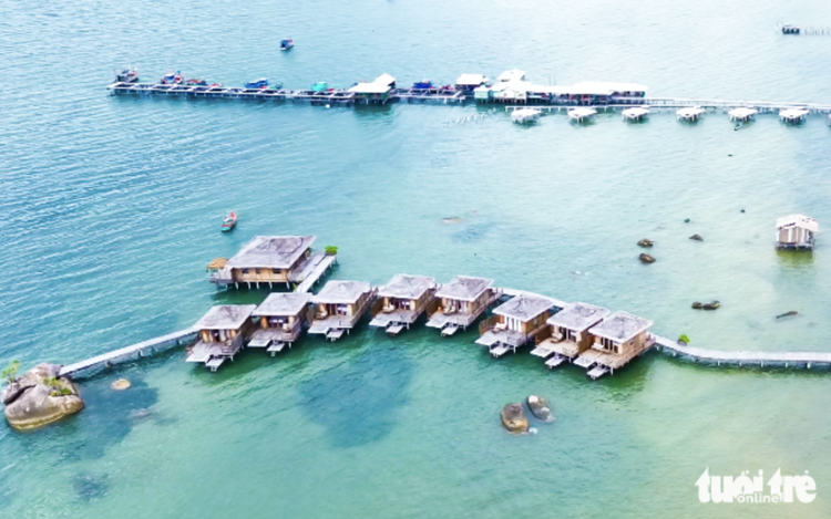 Authorities demolish 9 illegal bungalows on Vietnam’s Phu Quoc Island