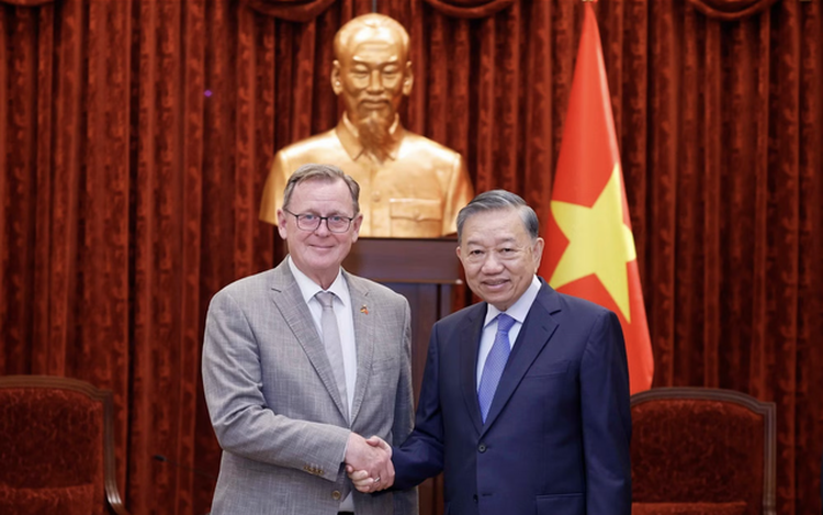 Vietnam remains most attractive destination in region for German investors: Bundestag vice-president