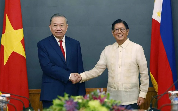 Vietnam, Philippines elevate ties to enhanced strategic partnership, target over $10bn in trade