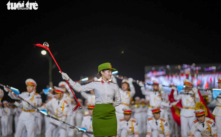 Police martial arts, tactical performances impress crowds in Vietnam’s Da Lat