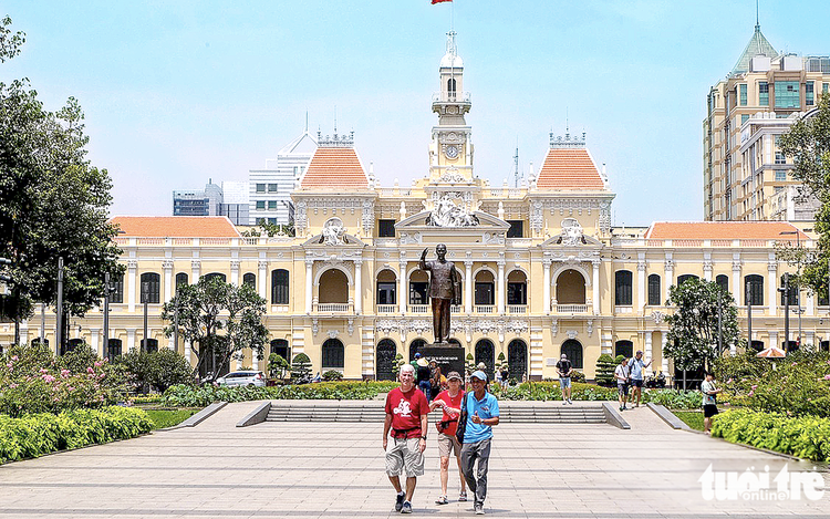 Ho Chi Minh City to present gifts to 342,000 residents to mark 50th anniversary of city named after President Ho Chi Minh