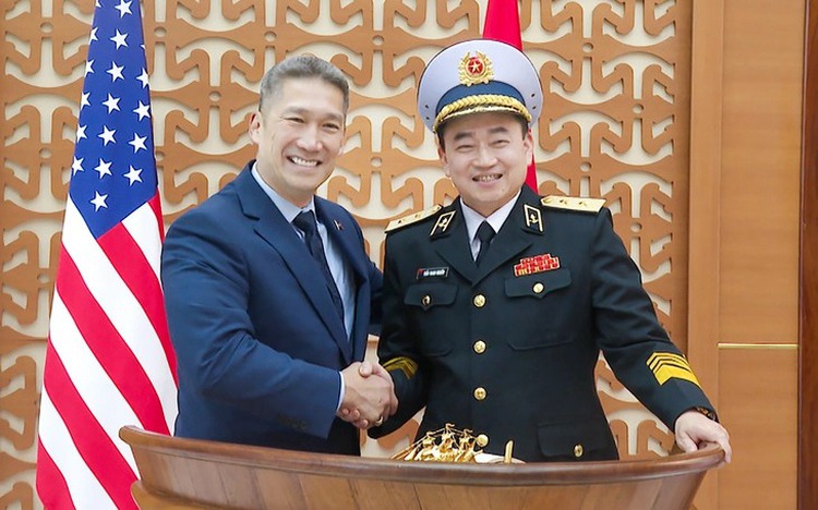 Vietnam, US pledge to deepen naval cooperation