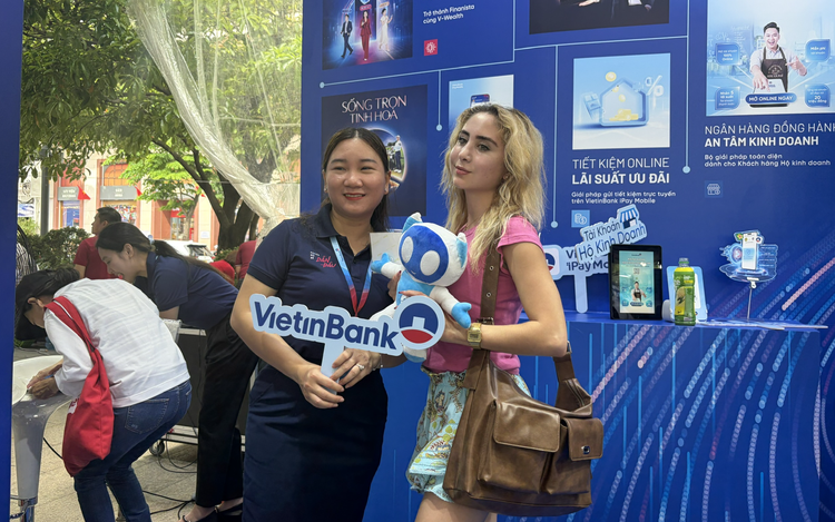 International visitors explore cross-border payment solutions at Digital Finance Day in Ho Chi Minh City