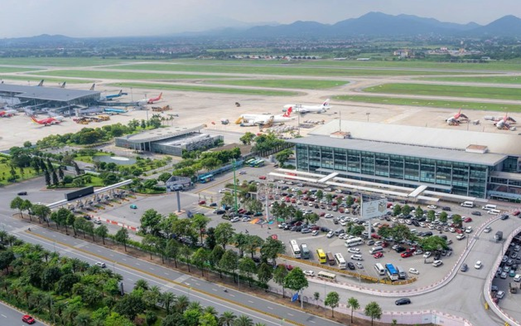 Vietnam aviation authority raises concerns after UAVs, kites disrupt 38 flights