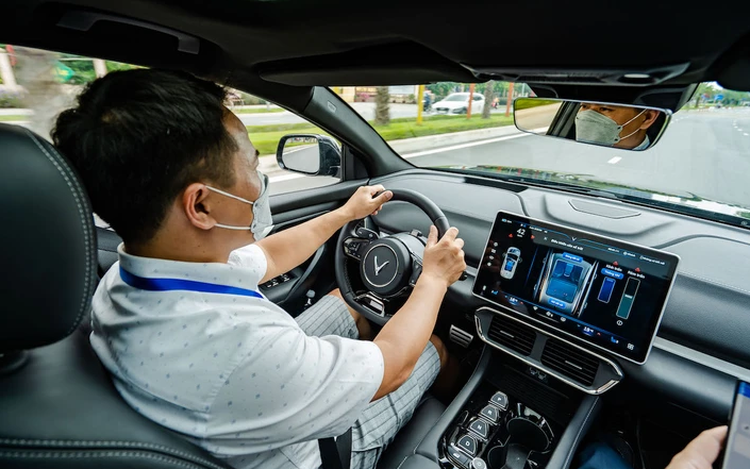 Vietnam extends registration fee exemption for EVs until 2030