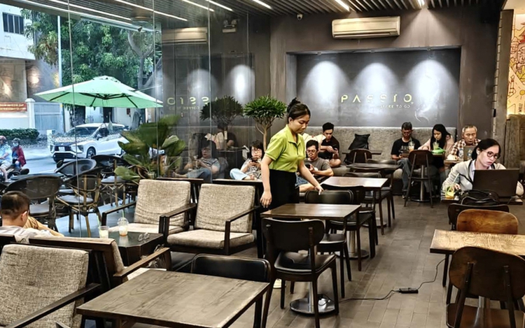 Vietnamese cafés go silent on local music amid copyright concerns