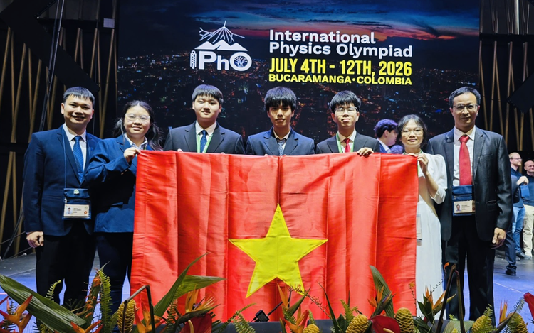 4 gold medals propel Vietnam into top 7 at Int'l Physics Olympiad for first time