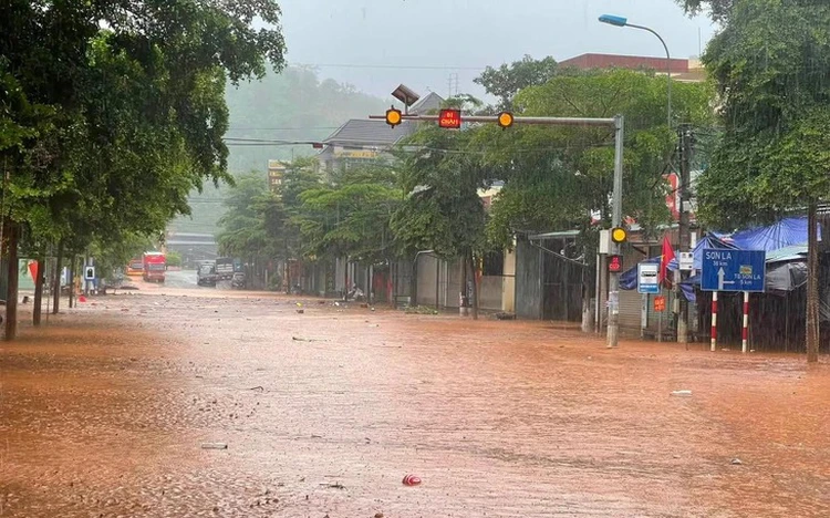 Storm or tropical depression may trigger heavy rain, flash floods in northern Vietnam