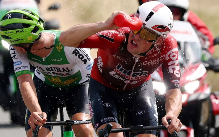 Heatwave forces Tour de France organisers to shorten stage nine