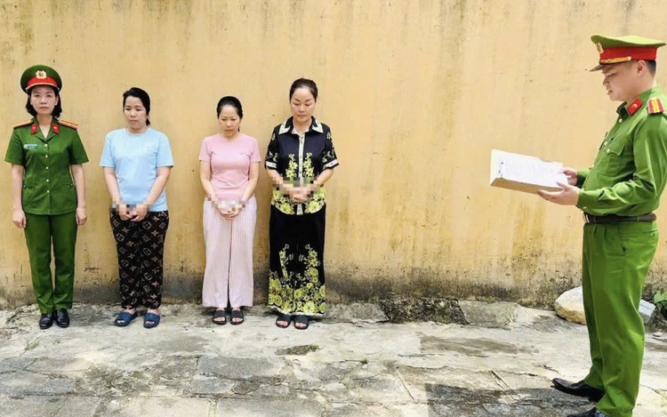 Vietnam police charge 3 jewelry store owners in cross-border diamond smuggling investigation