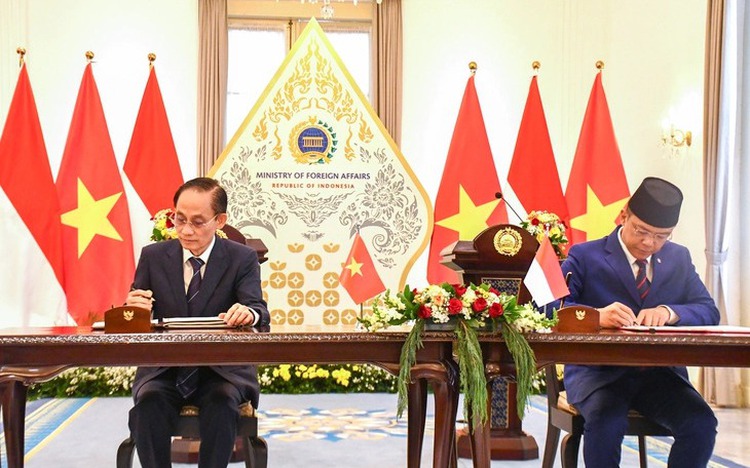 Vietnam, Indonesia sign action plan, target $18bn in two-way trade by 2028