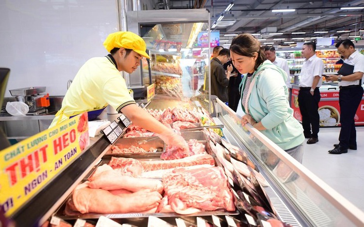 Vietnam seeks to revamp food safety law to stop unsafe food at its source
