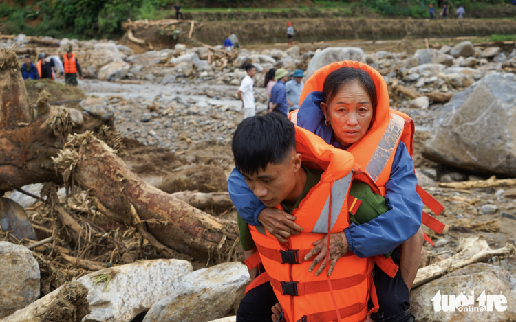 Hundreds evacuated as landslide threat looms over flood-hit Lai Chau in Vietnam