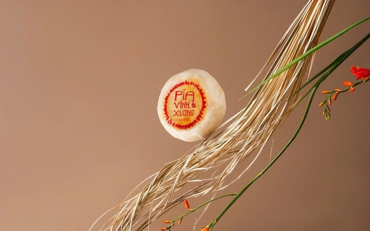 Regional specialties, handicrafts gain ground in Vietnam’s mooncake market
