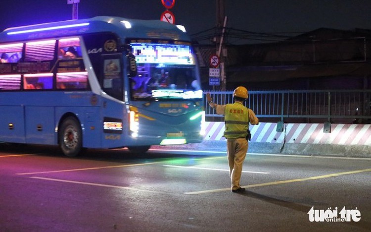 Ho Chi Minh City police uncover acute lack of escape hammers on sleeper buses