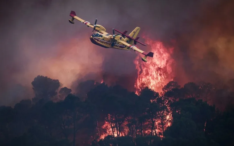 Deadly wildfires in Europe force thousands to flee