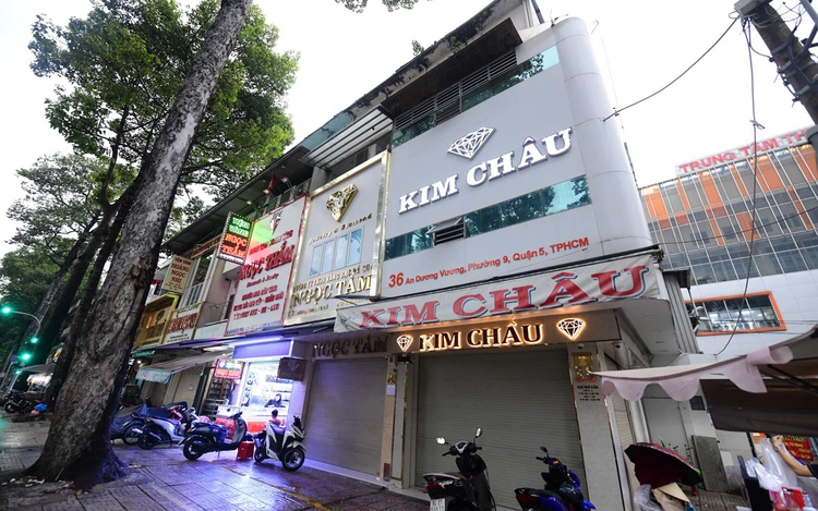 Diamonds and a test of market trust in Vietnam