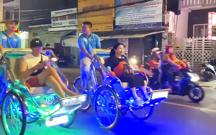 Vietnam’s Nha Trang cracks down on disorderly electric cyclos, overcharging operators