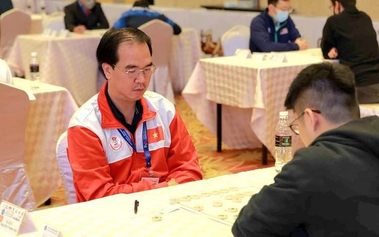 48-year-old Vietnamese defeats four Chinese xiangqi masters