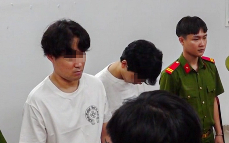 Vietnam police arrest 2 South Koreans wanted by Interpol
