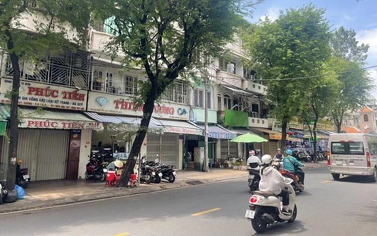 Ho Chi Minh City jewelry outlets shut down amid liquidity crunch, regulatory crackdown