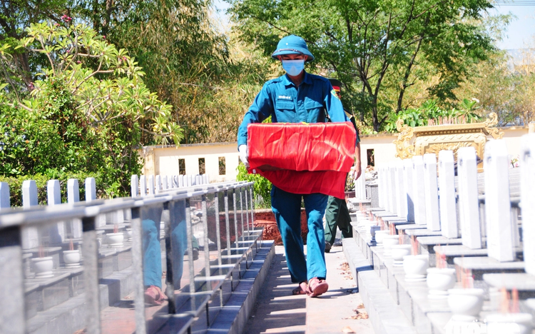 Efforts underway to identify 17 sets of remains believed to belong to war martyrs in Da Nang