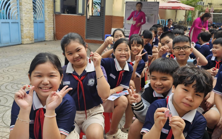 Ho Chi Minh City parents confused by growing number of English programs