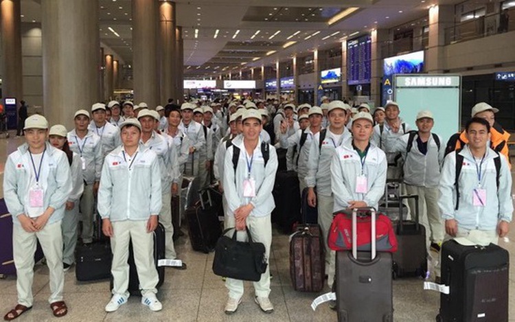 Vietnam proposes exit bans for workers violating laws abroad 