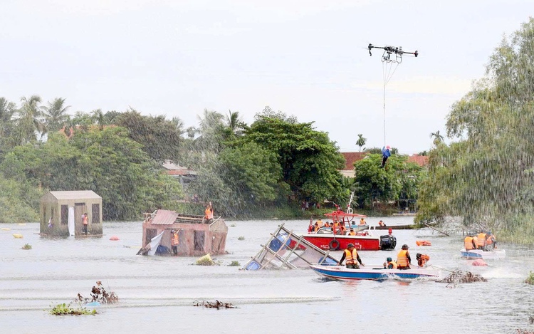 Drone-assisted rescue drill held to prepare for storms, floods in Vietnam's Hue