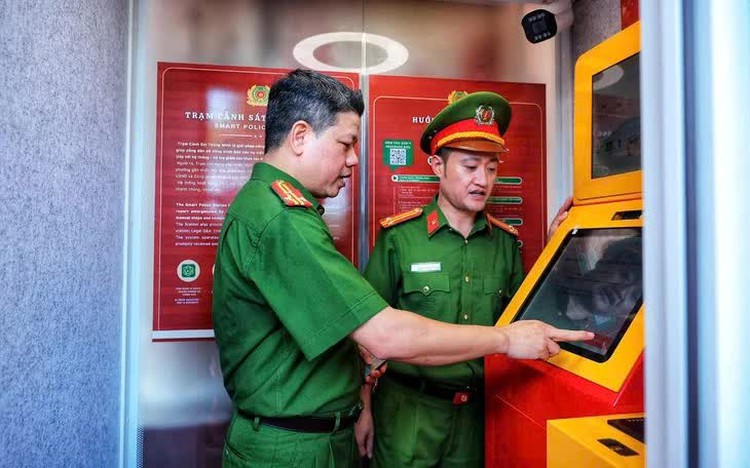 Hanoi launches pilot 'Smart Police Station' kiosk
