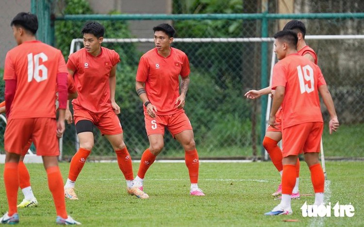 Tensions soar in KL as Vietnam, Malaysia clash in ASEAN Cup semi