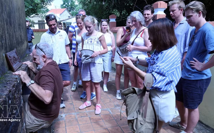 Vietnam finds ways to lure international tourists