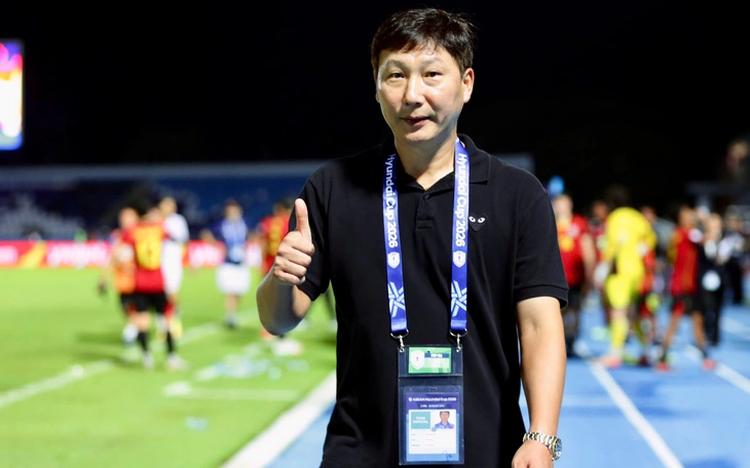 Coach Kim Sang Sik makes rare history with Vietnam’s national team