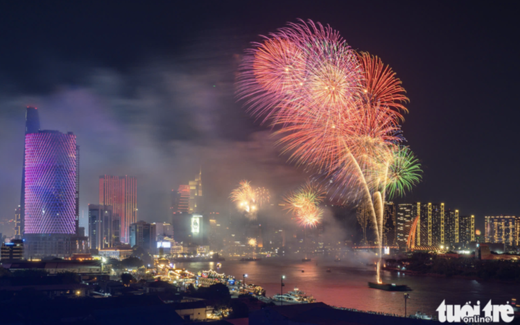 Ho Chi Minh City to light up sky with fireworks at 7 sites on National Day