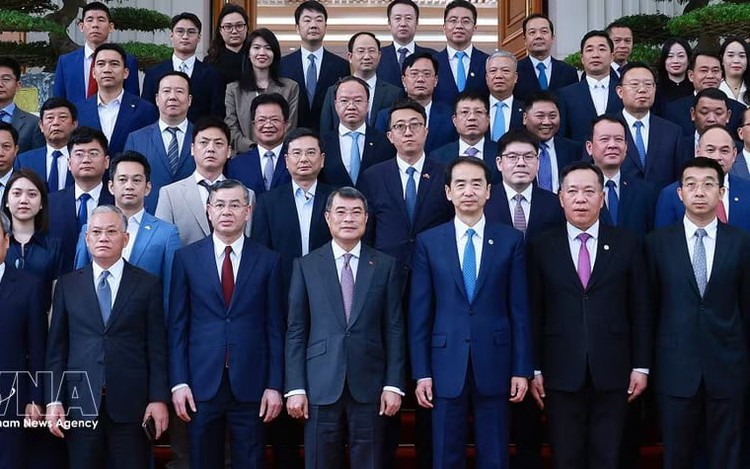 PM urges Chinese firms to increase investment with higher quality, advanced technologies