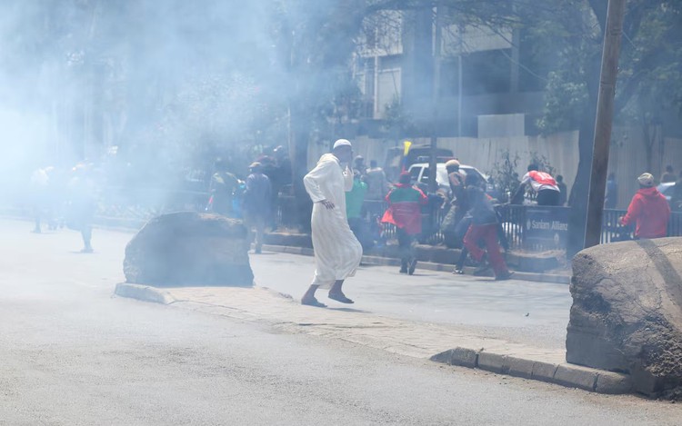 Kenya police fire tear gas to disperse traders protesting import duty hike