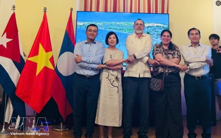Vienna gathering helps strengthen Vietnam-Laos-Cuba friendship, solidarity