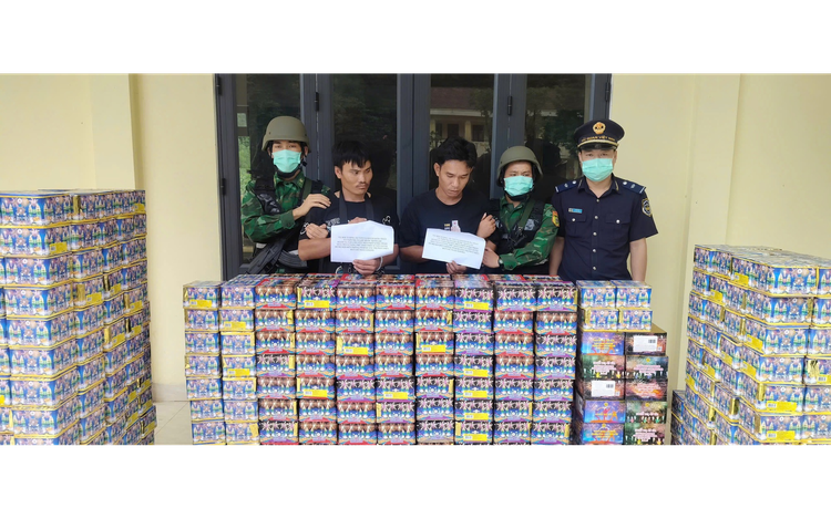 2 Lao nationals arrested for allegedly transporting 633kg of fireworks, 35 drug tablets into Vietnam