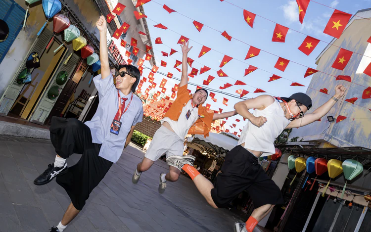 Int’l KOLs, KOCs surprised by a very different Vietnam