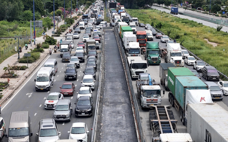 Ho Chi Minh City pursues integrated strategy to eliminate traffic congestion by 2030