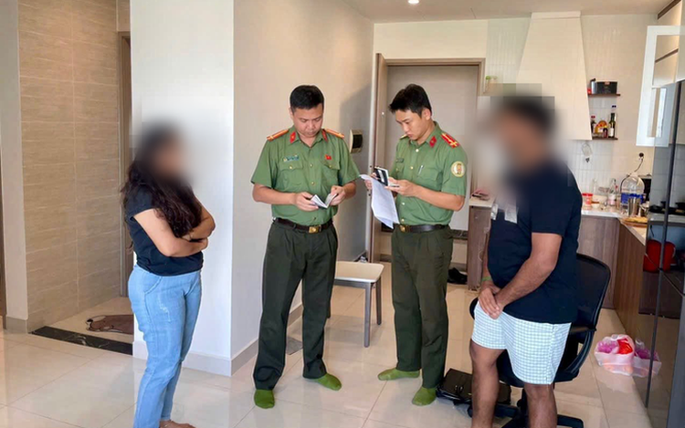 What penalties do foreigners face for overstaying visa in Vietnam?