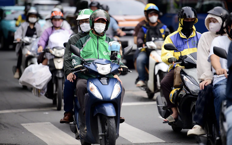 Grab Vietnam breaks silence on driver calls to turn off app