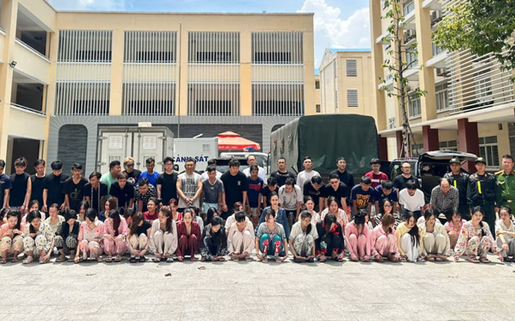 Ho Chi Minh City police bust 8 drug rings, arrest 126, including 9 foreigners