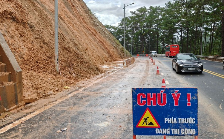 Vietnam’s Lam Dong declares emergency over landslides on Prenn Pass, gateway to Da Lat